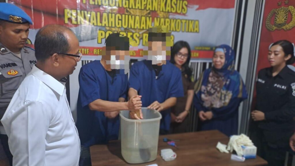 Tegaskan Komitmen Berantas Narkotika, Polres Paser Musnahkan 19,69 Gram Sabu WhatsApp Image 2024 09 26 at 08.12.06
