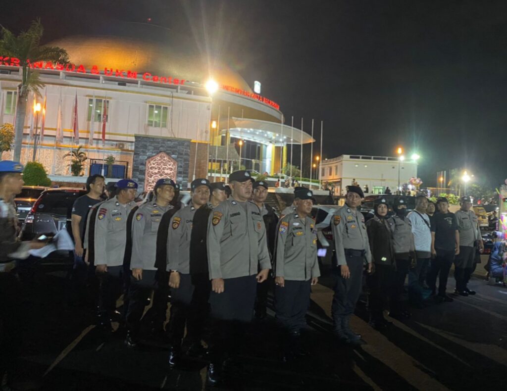 Pastikan Keamanan dan Kenyamanan Para Pengunjung Balikpapan Fest 2024, Polresta Balikpapan Gelar Pengamanan Di BSCC Dome Balikpapan WhatsApp Image 2024 09 28 at 17.23.59