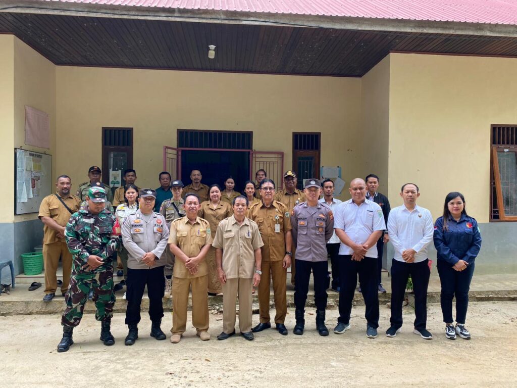 Sinergitas Tiga Pilar di Melak, Apel dan Patroli Bersama Wujudkan Kamtibmas Kondusif Jelang Pilkada 2024 WhatsApp Image 2024 09 30 at 12.22.25 f5480ea4