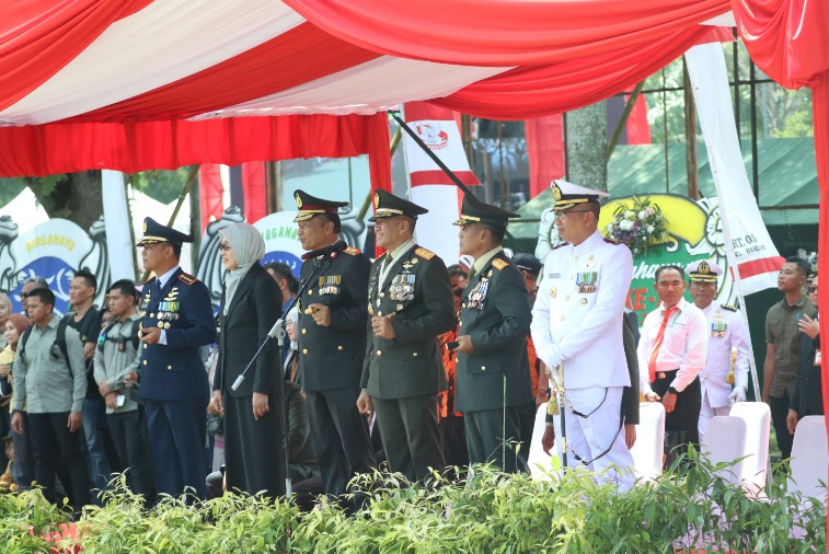 Bentuk Sinergitas, Kapolda Kaltim Hadiri Peringatan HUT TNI Ke-79 Tahun 2024 WhatsApp Image 2024 10 05 at 17.47.05