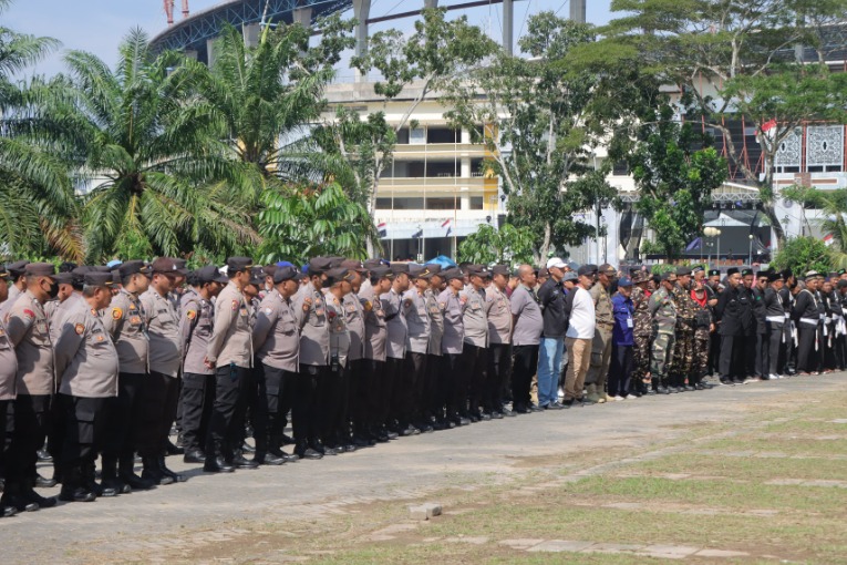 Gelar Apel Gabungan, Pastikan Keamanan Pengajian Gus Iqdam di Samarinda WhatsApp Image 2024 10 06 at 13.06.34