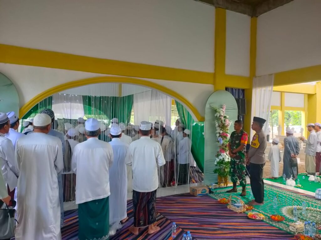 Jaga Kondusifitas, Polres Paser Laksanakan Pengamanan Kegiatan Maulid Agung dan Haul Akbar ke-150 Pangeran As-Syarif Hamid WhatsApp Image 2024 10 07 at 09.18.29 88b74b87