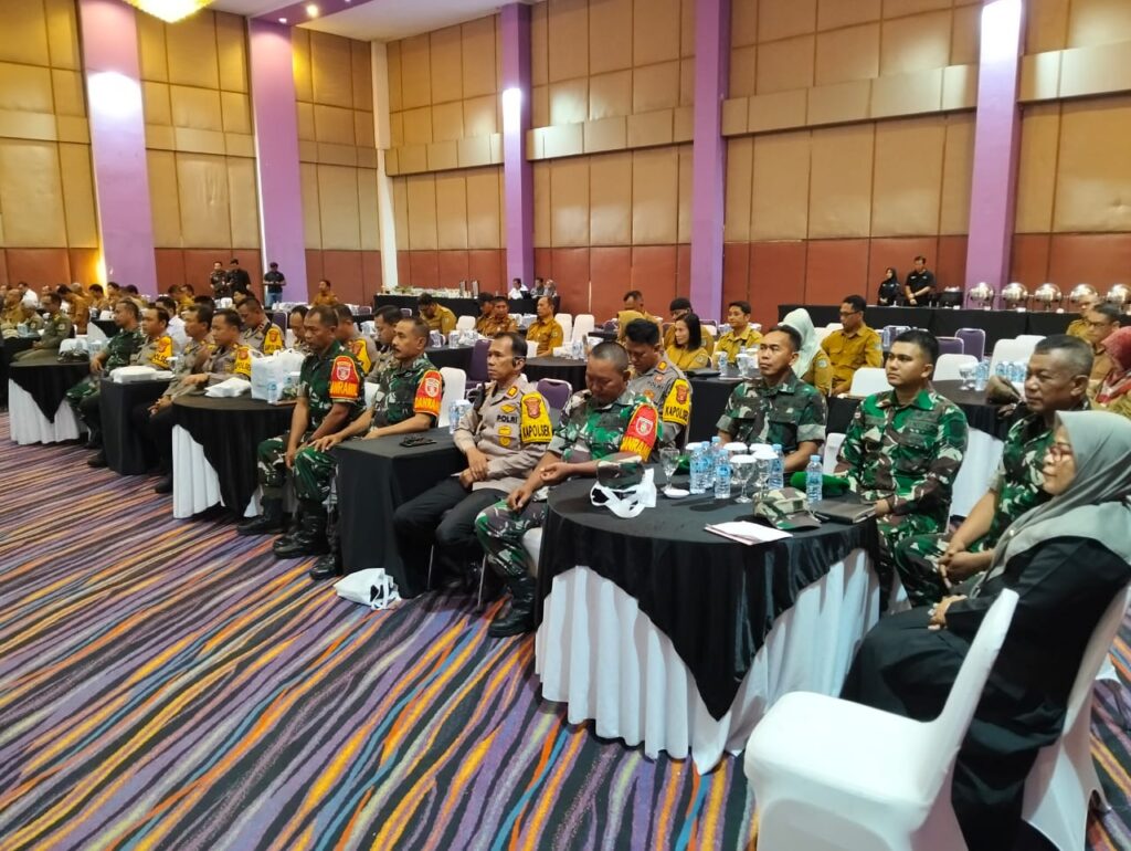 Jaga Integritas Pilkada 2024, Polres Paser dan Pemkab Tekankan Netralitas ASN, TNI, dan Polri WhatsApp Image 2024 10 08 at 10.07.35 a8addc5f