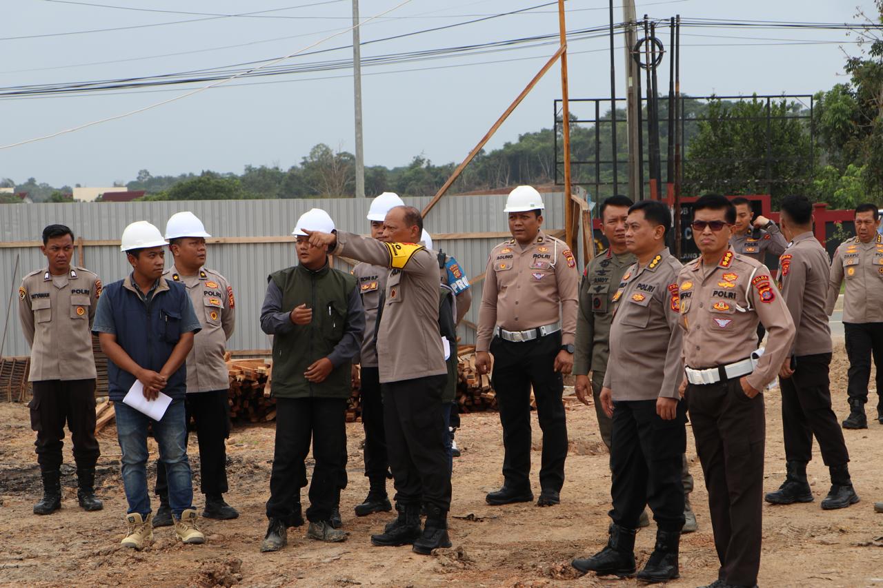 Kapolda Kaltim Tinjau Pembangunan Gedung Labfor dan Gedung Samsat Ditlantas Polda Kaltim di KM 13 Balikpapan 1 WhatsApp Image 2024 10 08 at 13.20.47 162e2d95
