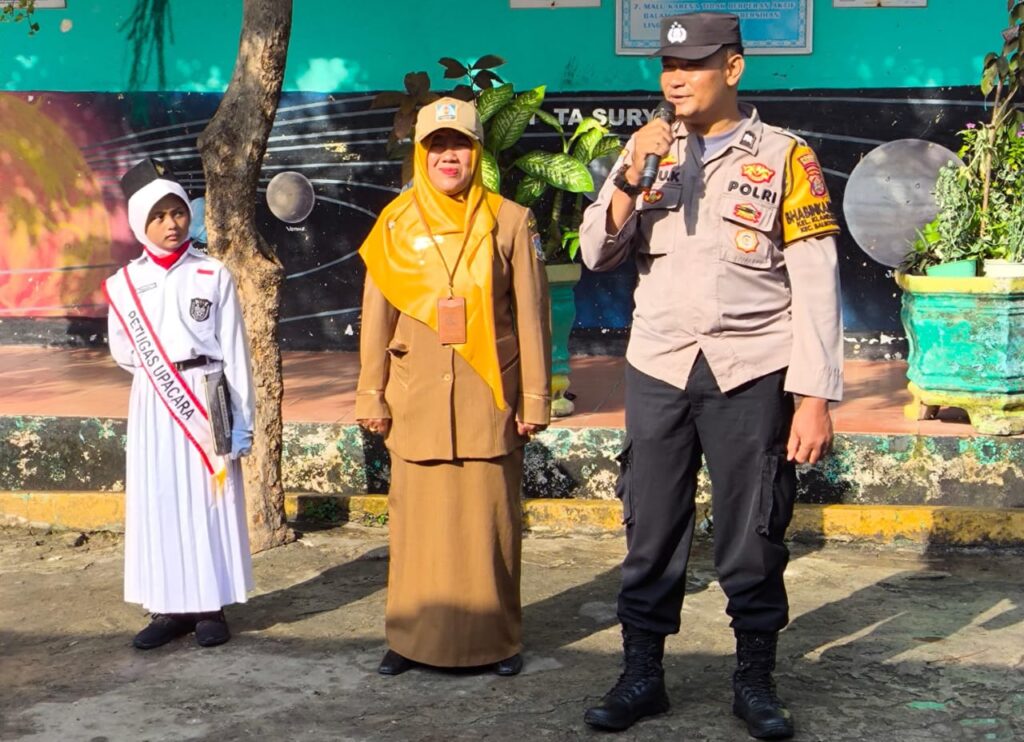 Police Goes To School, Polsek Balikpapan Selatan Gelar Sosialisasi dan Edukasi di SDN 007 Balikpapan Kota WhatsApp Image 2024 10 09 at 14.28.09