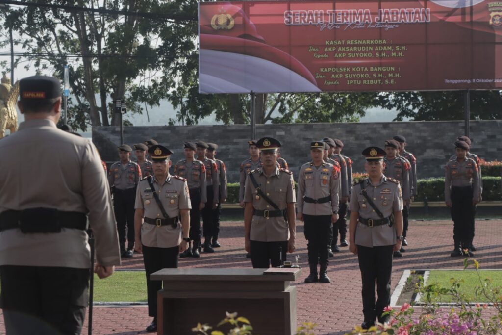 Kapolres Kukar Pimpin Sertijab Kasat Resnarkoba dan Kapolsek Kota Bangun WhatsApp Image 2024 10 10 at 15.07.04