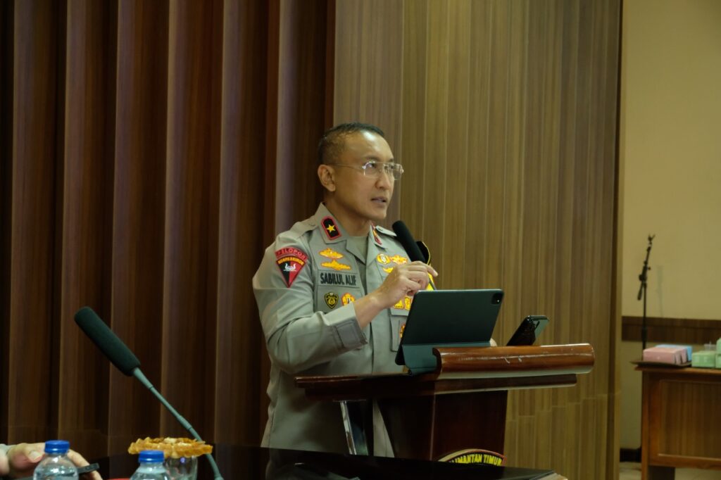 Wakapolda Kaltim Berikan Arahan kepada Personil Dit Binmas dan Bhabinkamtibmas Jajaran Polda Kaltim WhatsApp Image 2024 10 11 at 14.04.39 623cd1e1