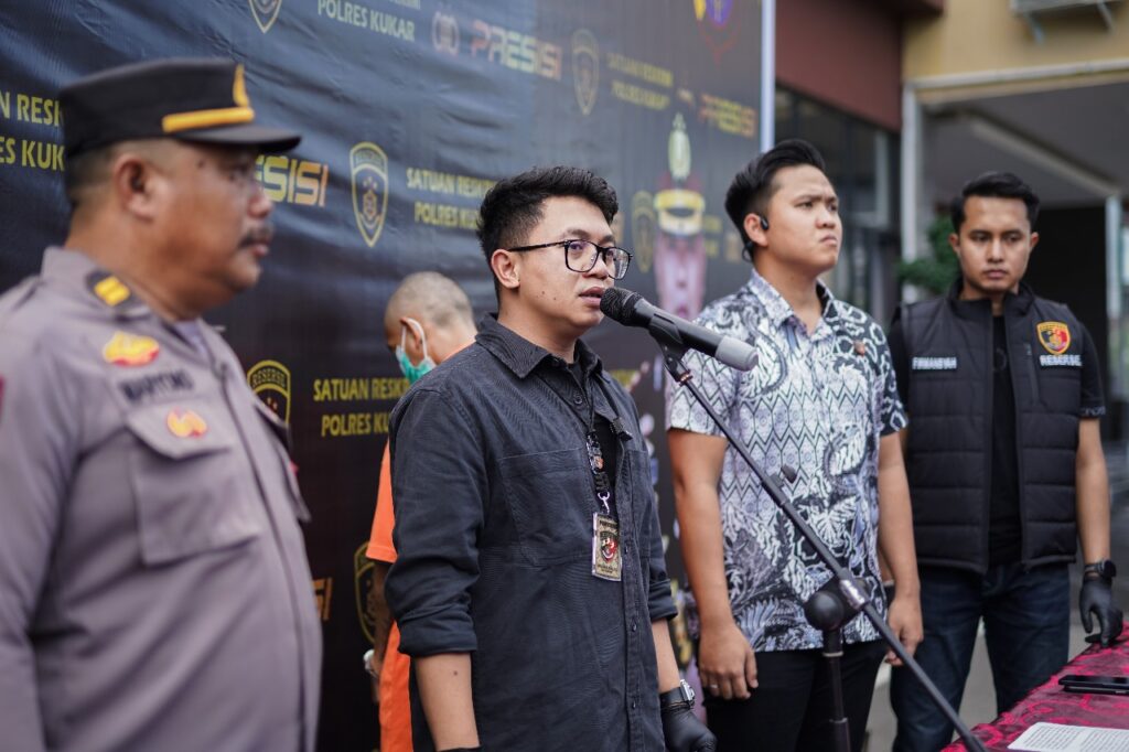 Polres Kukar Ungkap Kasus Pembakaran Rumah di Tenggarong, Pelaku Ditangkap WhatsApp Image 2024 10 12 at 08.47.06 3f2ddd37