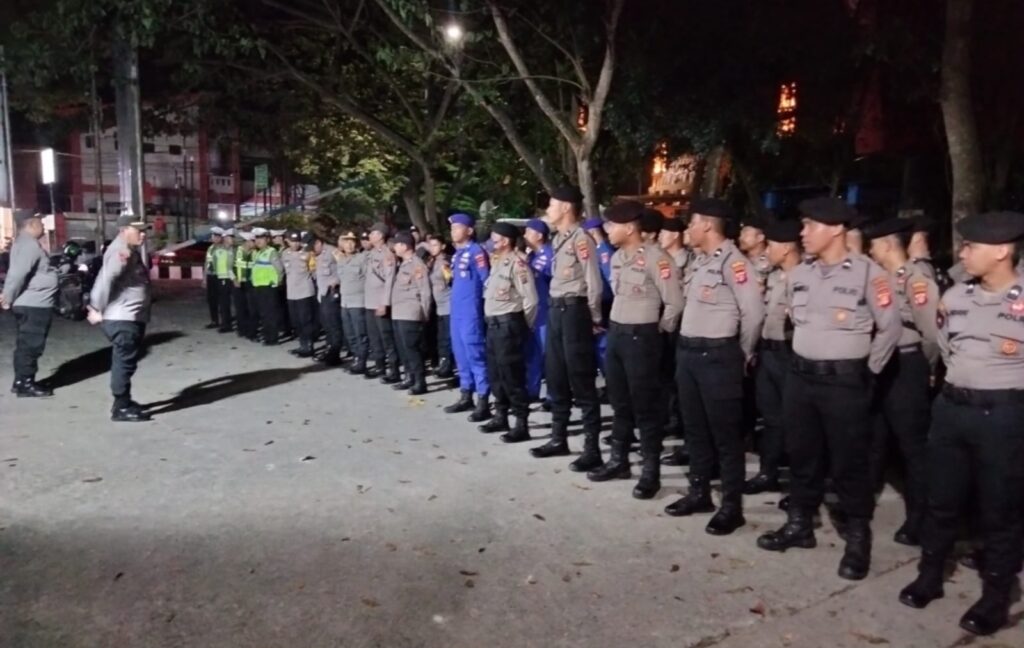Jamin Kelancaran Proses Pilkada Serentak 2024, Polsek Sungai Kunjang Gelar Pengamanan Kampanye di Kel.Lok Bahu WhatsApp Image 2024 10 13 at 16.38.22