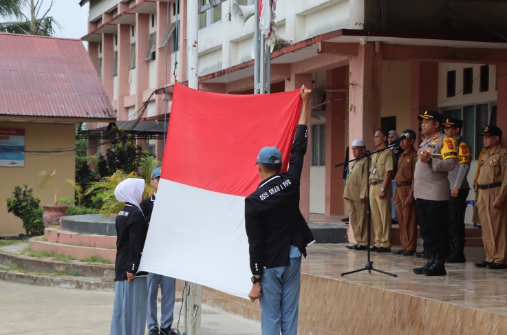 Kapolres PPU Pimpin Upacara di SMAN 1 PPU, Beri Motivasi Tekankan Pentingnya Pembentukan Karakter Pelajar WhatsApp Image 2024 10 14 at 10.33.15
