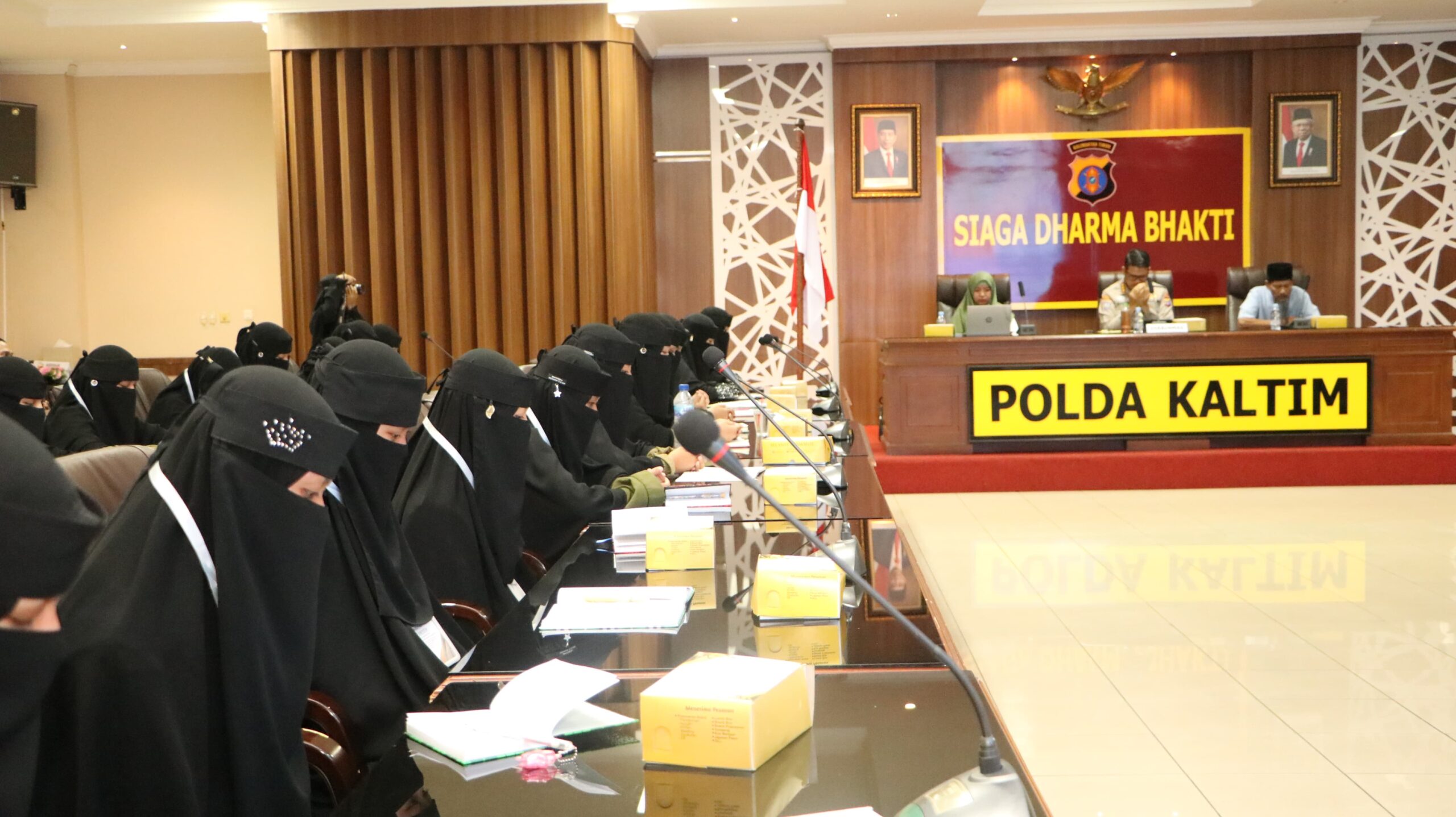 Ditbinmas Polda Kaltim Sambut Hangat Kunjungan Edukatif dari Santriwati Ponpes Imam Syafi’i Batuah 3 WhatsApp Image 2024 10 16 at 13.25.37 45f5eb7a scaled