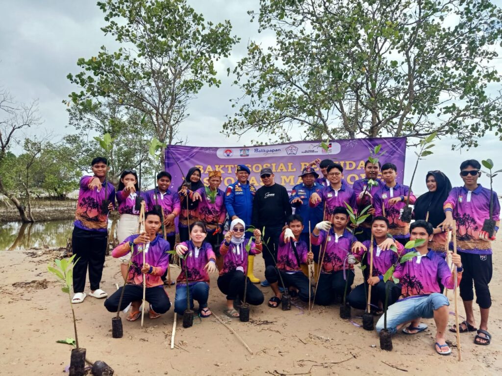 Ditpolairud Polda Kaltim Gelar Bakti Sosial Restorasi Mangrove di Pesisir Tanjung Bayur Balikpapan WhatsApp Image 2024 10 20 at 12.07.43 35129b2c