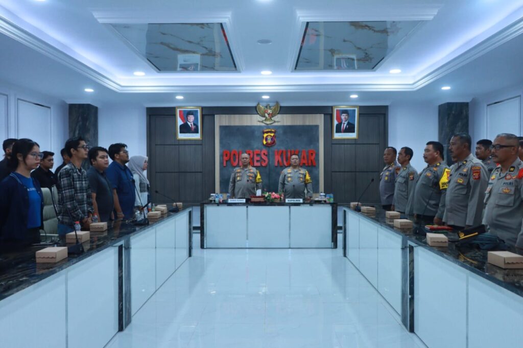 Gelar Dialog Kehumasan dengan Personel Polres Kukar dan Awak Media, Kabid Humas: Ayo Bersama-Sama Jaga Pilkada 2024 Yang Aman dan Damai WhatsApp Image 2024 10 25 at 13.33.19