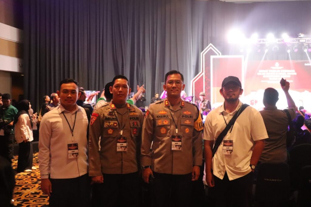Kapolres Berau Tinjau Langsung Pengamanan Acara Debat Calon Bupati-Wakil Bupati Berau WhatsApp Image 2024 10 27 at 08.20.47 05cf5ea5