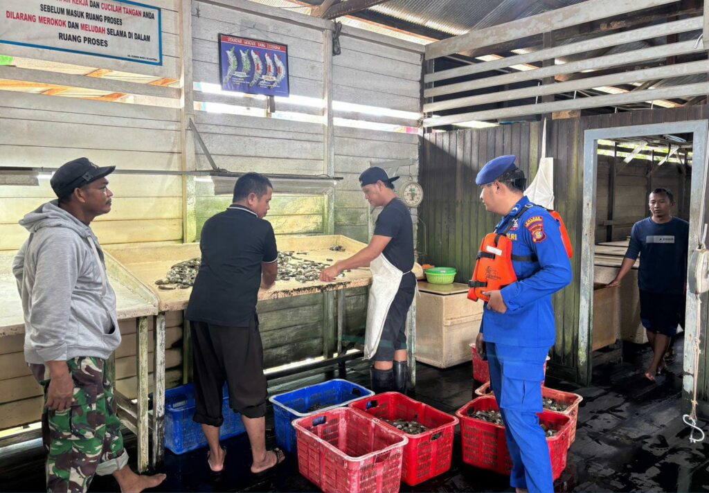 Satpolairud Polres Kukar Kunjungi Nelayan Sangasanga Muara untuk Jaga Kamtibmas Perairan WhatsApp Image 2024 10 27 at 10.08.50 2eabf04b
