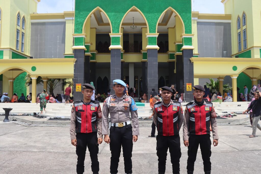 Personel Polres Kutai Barat dan Polsek Melak Amankan Kegiatan Pelepasan Jamaah Umroh di Kutai Barat WhatsApp Image 2024 10 27 at 15.46.36 e9d0f6b7