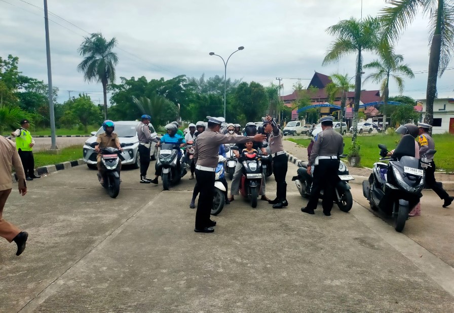 Fokus Tertib Pajak dan Lalu Lintas, Sat Lantas Polres Berau Gelar Ops.Zebra Mahakam 2024 berau 2