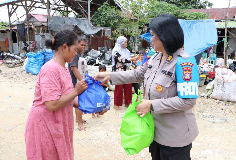 Hari Jadi Ke-22 Tahun, Bid Propam Polda Kaltim Bagikan 100 Paket Sembako 1 propam2