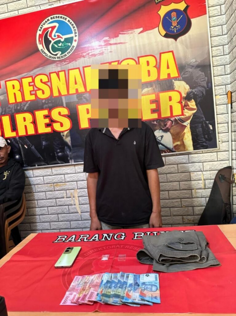 Ungkap Kasus Narkotika Jenis Sabu, Sat Resnarkoba Polres Paser Ringkus Seorang Pria di Muara Komam WhatsApp Image 2024 11 02 at 00.31.12