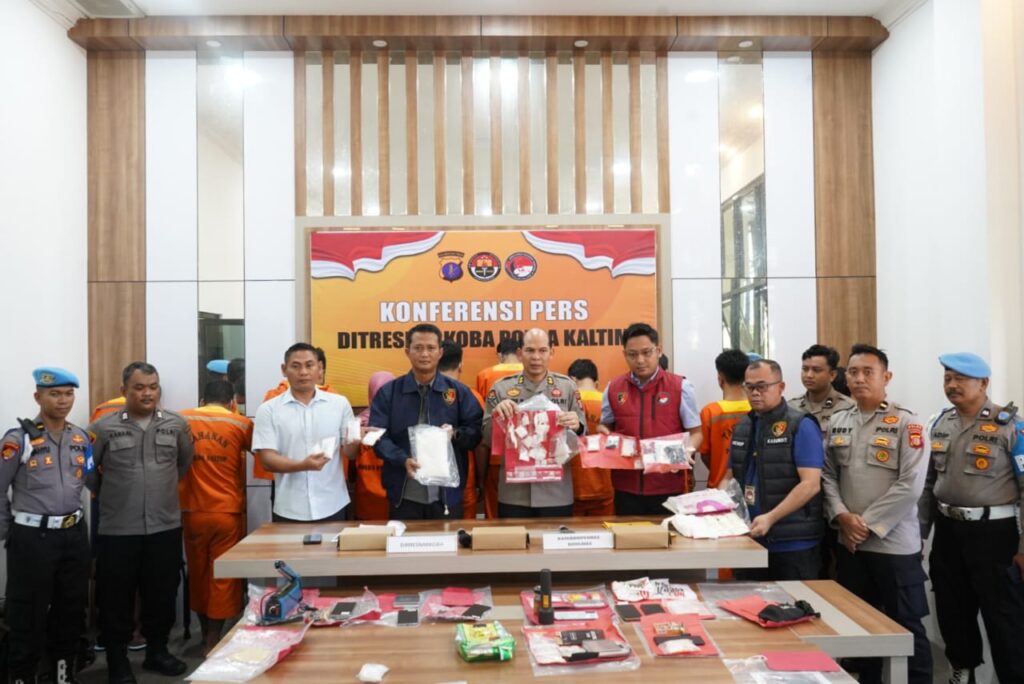 Ditresnarkoba Polda Kaltim Amankan Sabu 3,1 Kilogram dan 11 Butir Ekstasi, 10 Tersangka Ditangkap WhatsApp Image 2024 11 05 at 11.49.20 718f9ccd