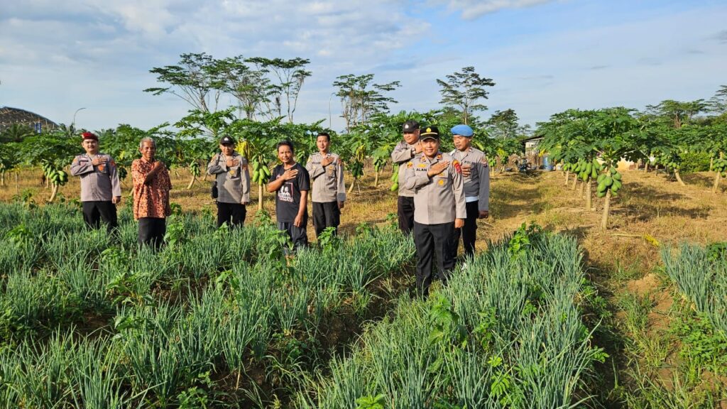 Dukung Program Asta Cita, Polsek Sangatta Utara Lakukan Pengecekan Ketahanan Pangan di Kebun Masyarakat Desa Singa Gembara WhatsApp Image 2024 11 08 at 13.41.22 74fc5413