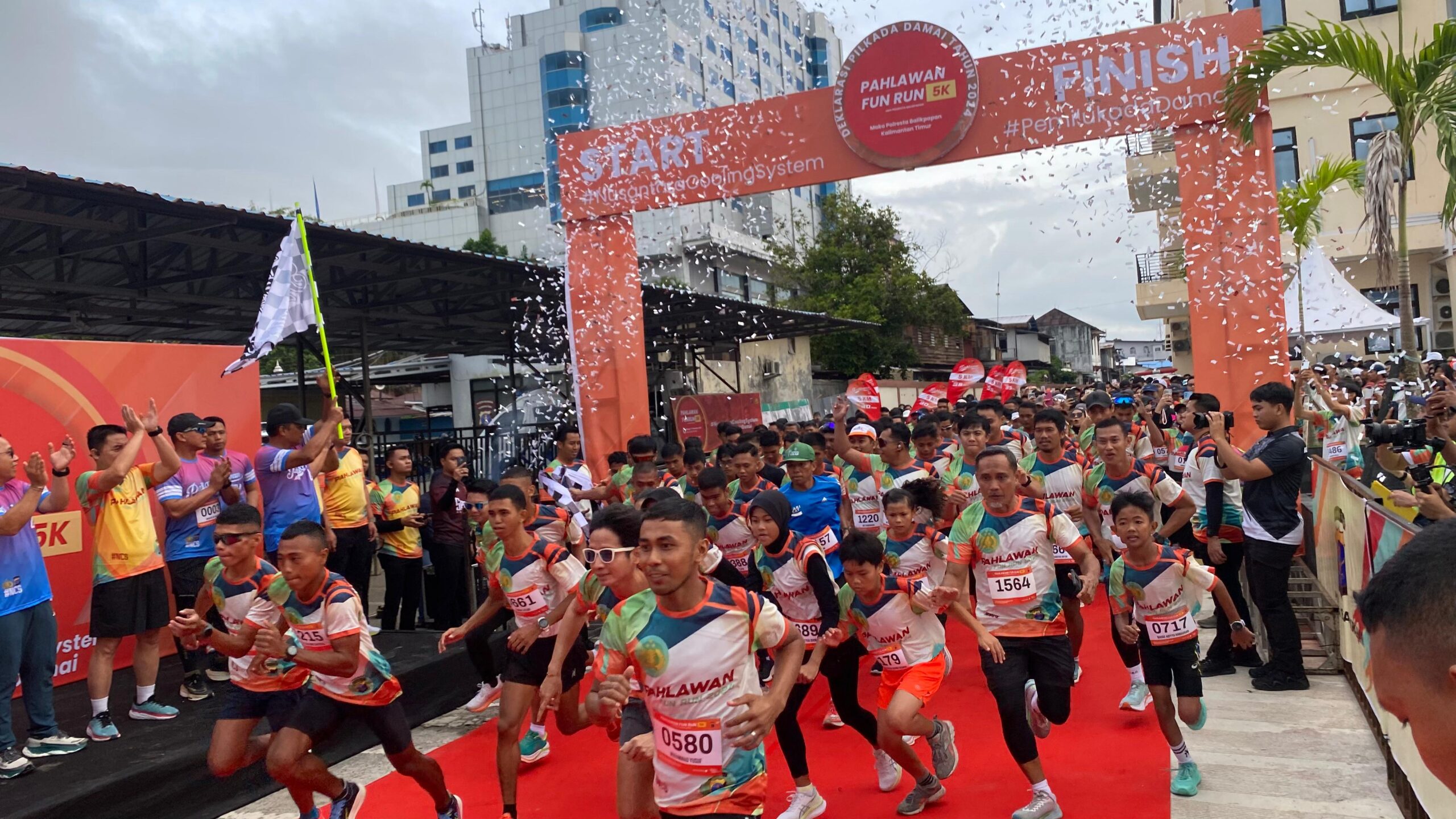 Polresta Balikpapan Gelar Fun Run 5K dalam Rangka Hari Pahlawan dan Deklarasi Pilkada Damai 2024 2 WhatsApp Image 2024 11 17 at 10.22.43 d6974c10 scaled