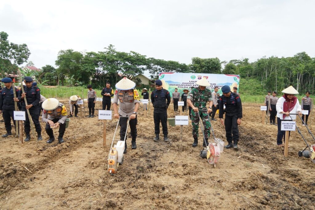 Polda Kaltim Dukung Ketahanan Pangan Nasional, Dansat Brimob Launching Gugus Tugas Polri di Mako Brimob KM 13 Balikpapan WhatsApp Image 2024 11 20 at 13.20.02 e5f1b992