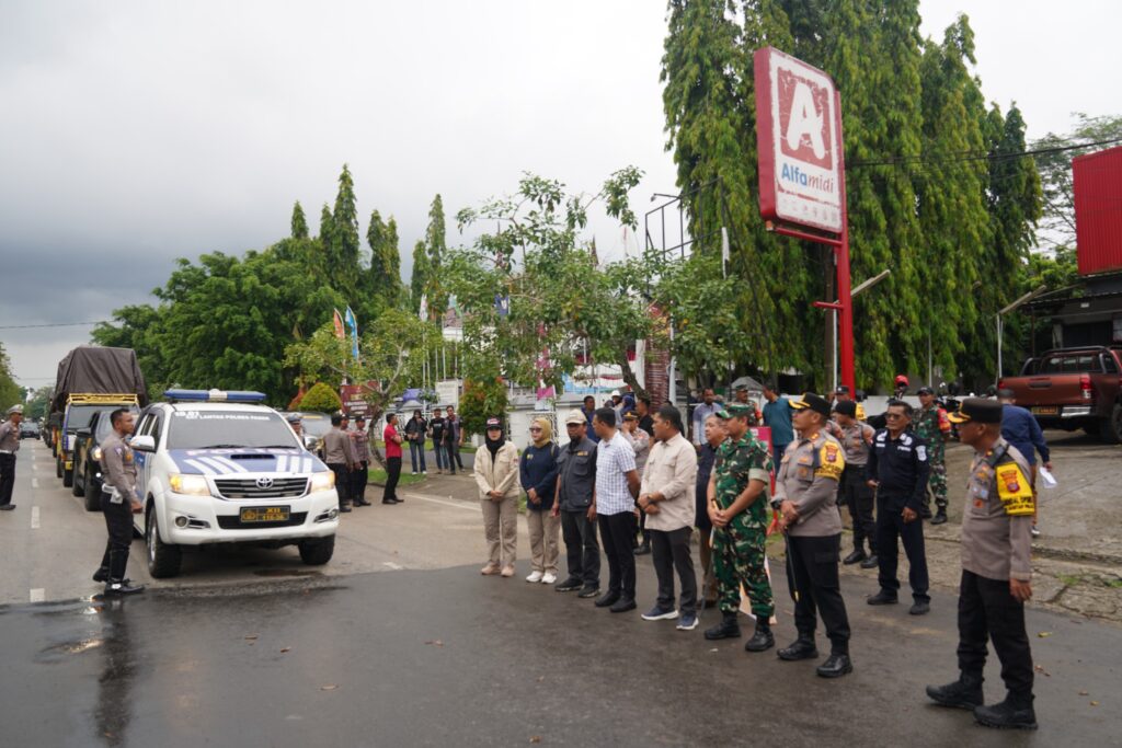 Distribusi Logistik Pilkada 2024 di Kabupaten Paser Berlangsung Aman dan Tertib WhatsApp Image 2024 11 24 at 16.42.01 e4d939ea