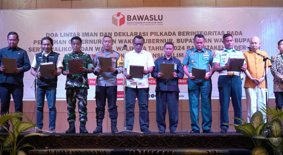 Wakapolda Kaltim Hadiri Doa Lintas Iman dan Deklarasi Pilkada Berintegritas 2024 WhatsApp Image 2024 11 26 at 17.50.34
