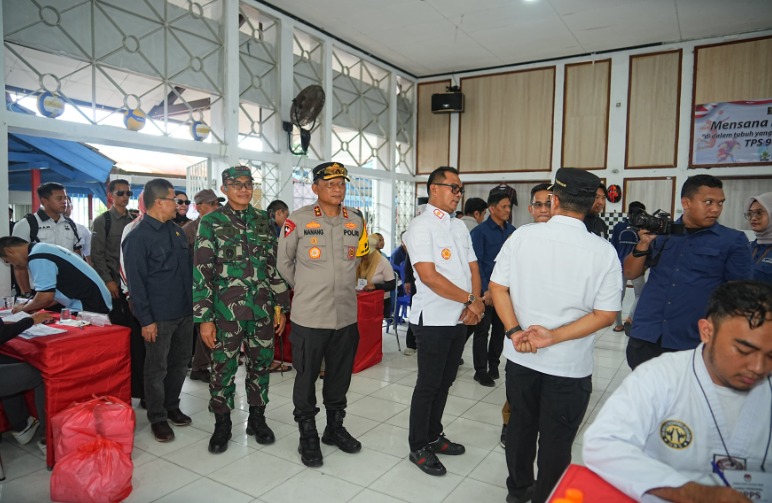 Kapolda Dampingi Pj. Gubernur Kaltim Tinjau TPS di Lapas Kelas II A Balikpapan WhatsApp Image 2024 11 27 at 14.49.35