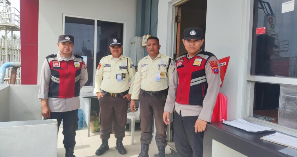 Polsek Penajam Tingkatkan Keamanan Pasca Pilkada dengan Patroli Cipta Kondisi KRYD WhatsApp Image 2024 11 28 at 15.26.28 2287b23a
