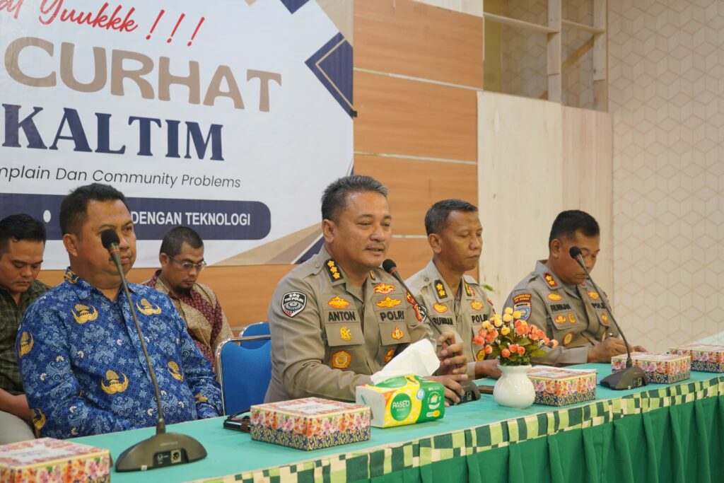 Polda Kaltim Perkuat Sinergi dengan Pelajar melalui Program Jumat Curhat di SMKN 2 Balikpapan WhatsApp Image 2024 11 29 at 14.07.53 ff4dd26d