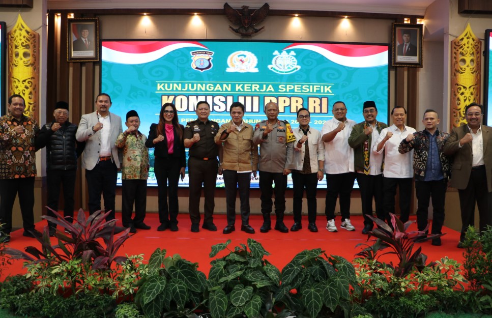 Komisi III DPR RI Kunker ke Kaltim, Bahas Penegakan Hukum Pilkada Serentak 2024 3 kapolda4