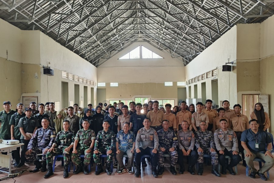 Polsek Sangasanga dan Dispora Kab.Kukar Gelar Sosialisasi Penerimaan Seleksi TNI-Polri di SMAN 1 Sangasanga kukar