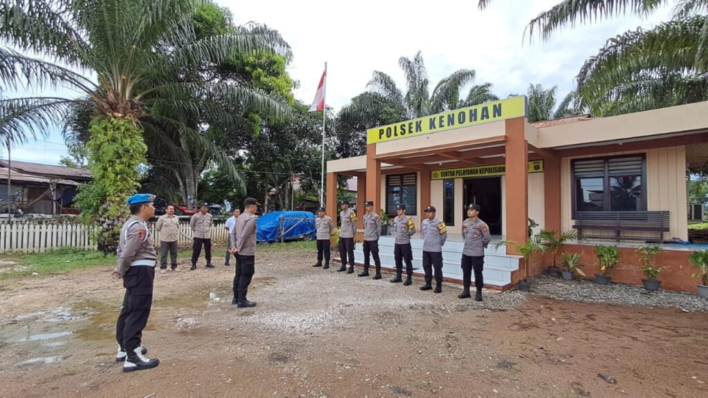 Gelar Apel Siaga, Polsek Kenohan Pastikan Rapat Pleno Pilkada 2024 Tingkat Kecamatan Berlangsung Aman dan Lancar WhatsApp Image 2024 12 01 at 12.04.23