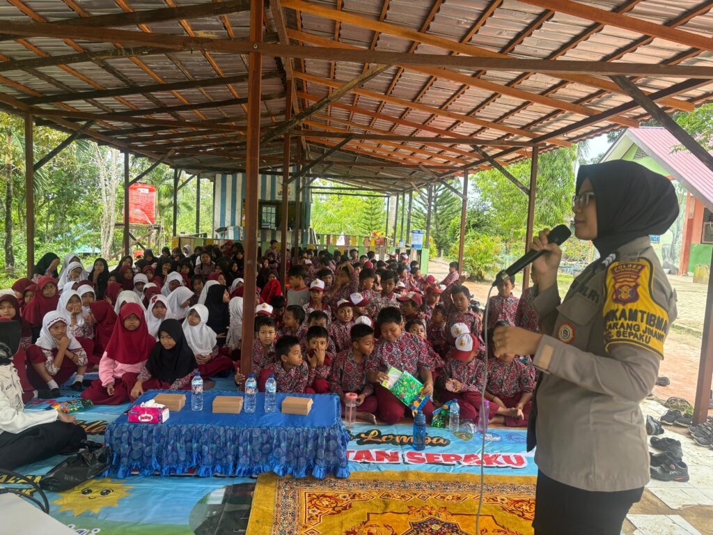 Polsek Sepaku Sosialisasikan Anti Bullying di SDN 006 Sepaku untuk Wujudkan Lingkungan Sekolah Aman WhatsApp Image 2024 12 06 at 11.55.29 6005d5fa
