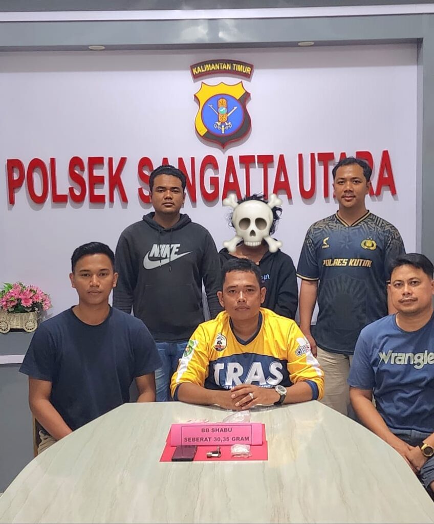 Polsek Sangatta Utara Berhasil Amankan Pelaku Transaksi Narkotika dengan Barang Bukti 30,35 Gram Sabu WhatsApp Image 2024 12 07 at 19.08.36 072513e4