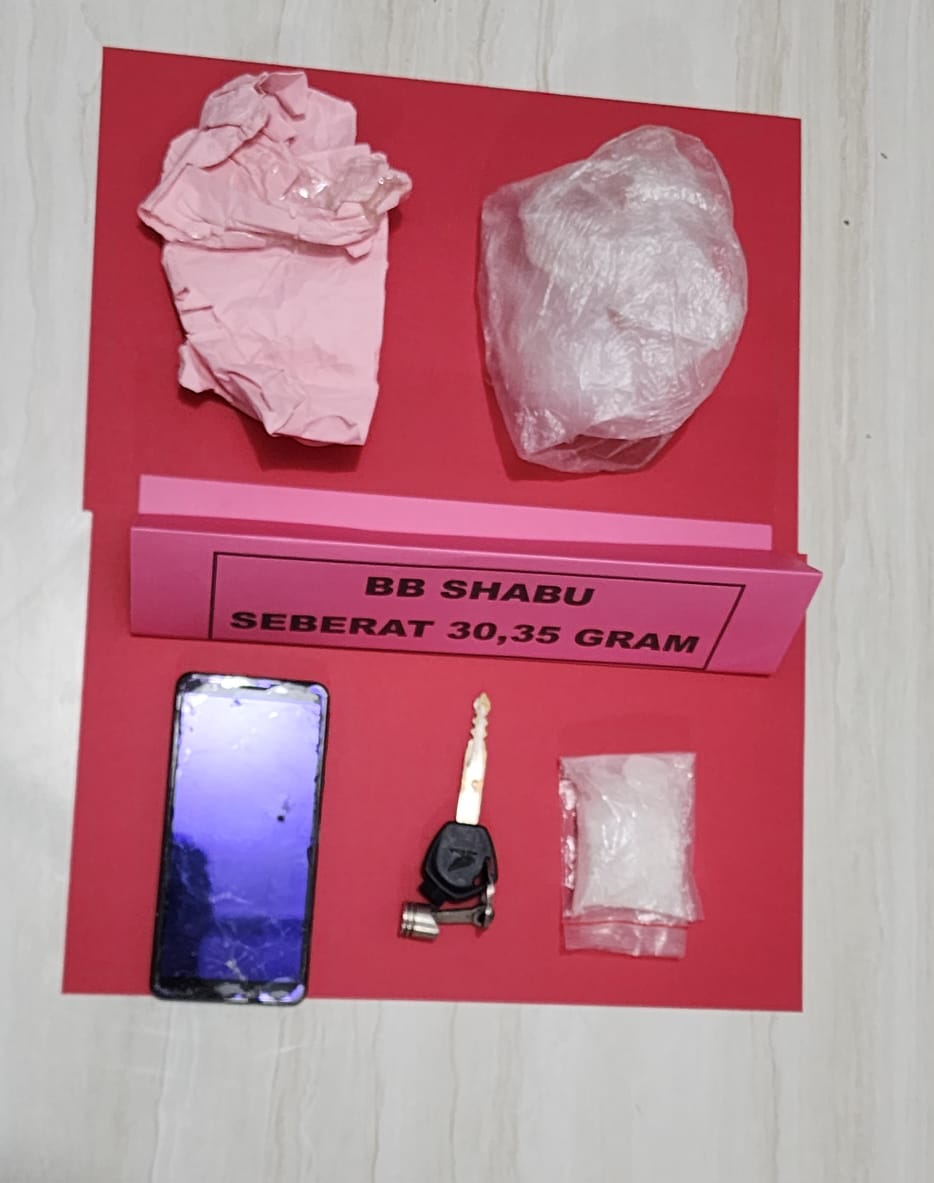 Polsek Sangatta Utara Berhasil Amankan Pelaku Transaksi Narkotika dengan Barang Bukti 30,35 Gram Sabu 1 WhatsApp Image 2024 12 07 at 19.08.37 b2a259bc