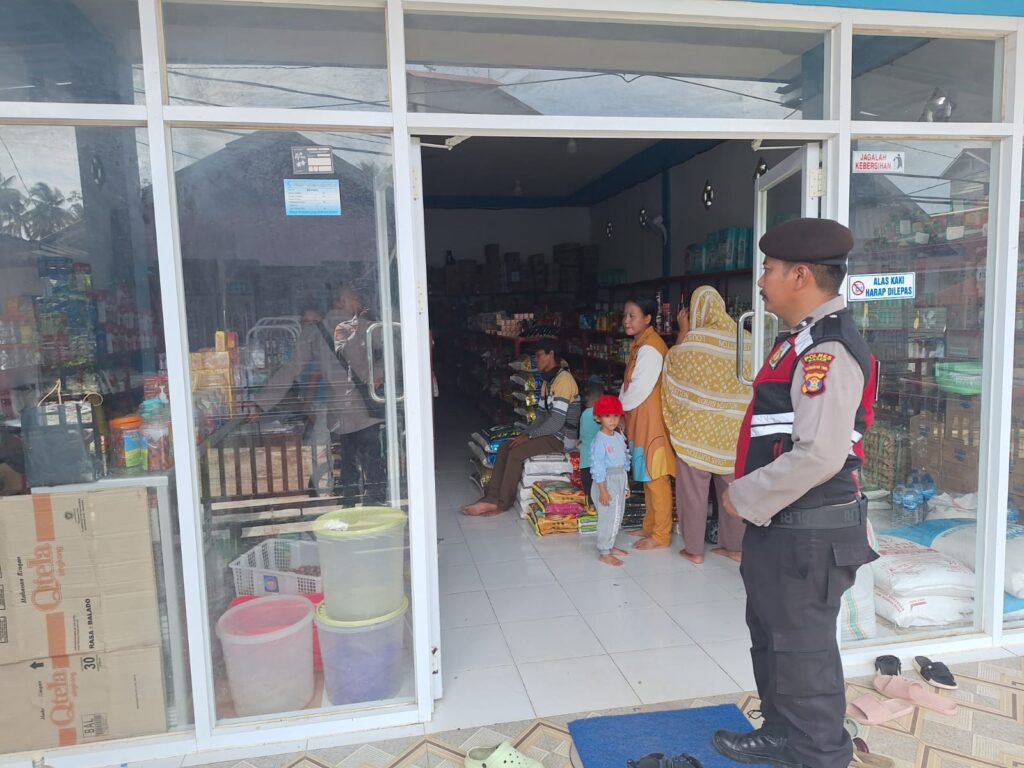 Pastikan Aktivitas Sehari-Hari Masyarakat Berlangsung Aman dan Lancar, Polsek Tanjung Harapan Gelar Patroli Kamtibmas WhatsApp Image 2024 12 09 at 11.40.34