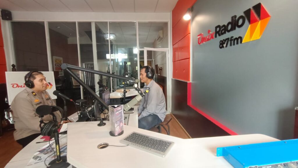 Polda Kaltim Sosialisasikan Situasi Kamtibmas Pasca Pilkada Serentak dalam Talkshow Radio ONIX FM WhatsApp Image 2024 12 11 at 16.11.36 ce5813c5