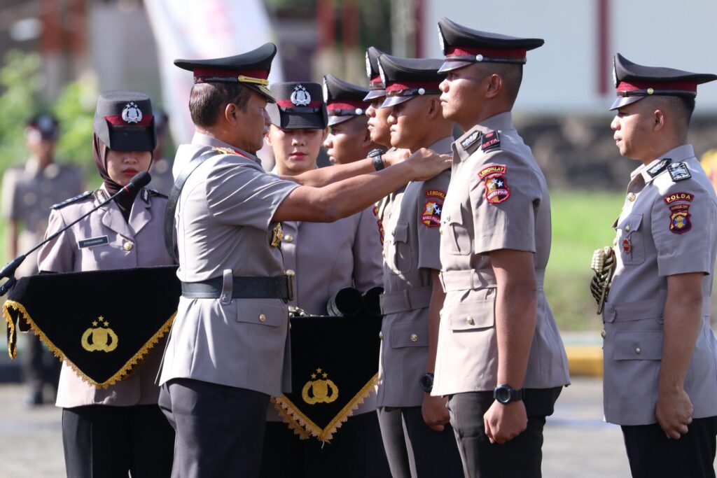 Kapolda Kaltim Pimpin Upacara Penutupan dan Pengambilan Sumpah Tamtama Polri Gelombang II T.A. 2024 di SPN Jonggon WhatsApp Image 2024 12 18 at 13.17.01 3a1ee186