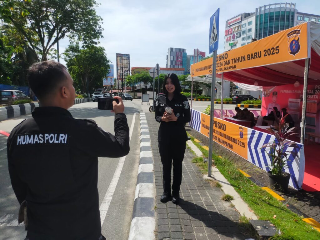 LIVE REPORT: Satgas Ops.Lilin Mahakam Polda Kaltim Pastikan Sitkamtibmas Aman pada Pusat Keramaian di Balikpapan Jelang Libur Nataru 2024 WhatsApp Image 2024 12 21 at 12.12.54