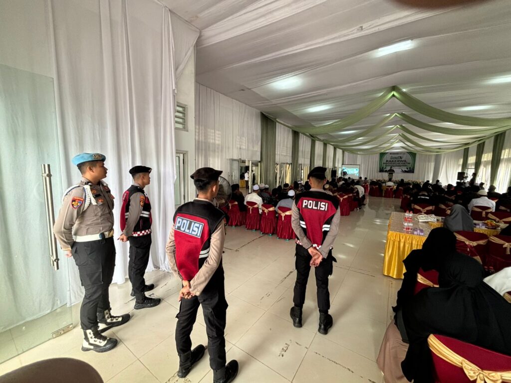 Pastikan Berlangsung Aman dan Lancar, Polres Kubar Kawal Silaturahmi Da’i dan Rakerwil Hidayatullah Kaltim di Baznas Islamic Center WhatsApp Image 2024 12 24 at 12.01.19