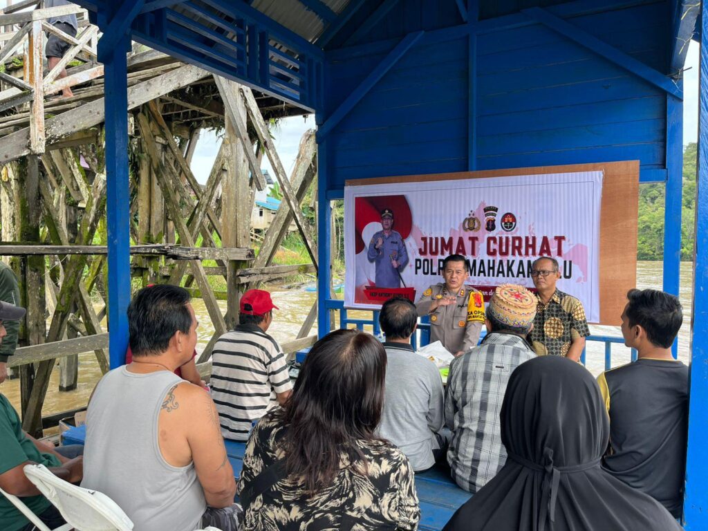 Gelar ‘Jumat Curhat’, Kapolres Mahulu Bahas Persiapan Pengamanan Arus Mudik-Balik 2024/2025 dan Perayaan Nataru WhatsApp Image 2024 12 28 at 12.13.35
