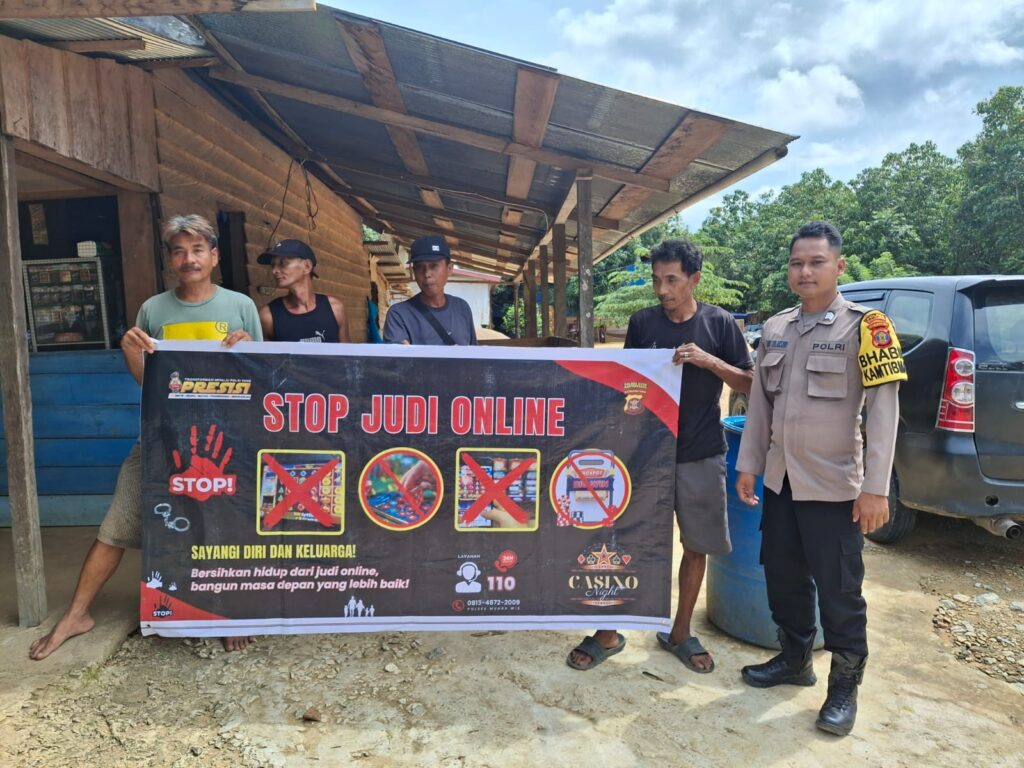 Polsek Muara Wis Edukasi Warga Desa Lebak Mantan Tentang Bahaya Narkoba dan Judi Online WhatsApp Image 2025 01 04 at 12.25.00 e3edc2a8