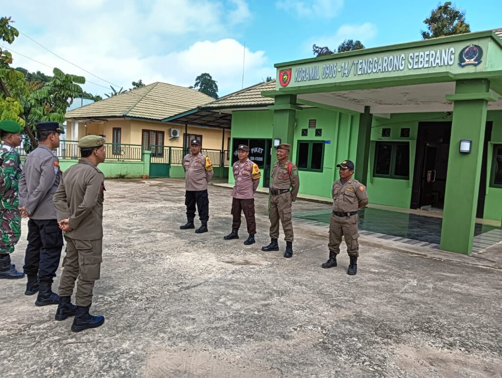Polsek Tenggarong Seberang Tingkatkan Patroli Dialogis 3 Pilar Pasca Pleno Pilkada 2024 WhatsApp Image 2025 01 07 at 09.58.05 5fcc4f48