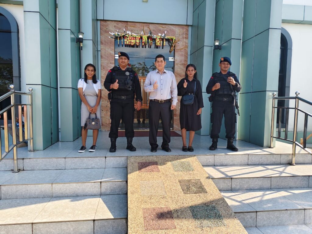 Brimob Kaltim Lakukan Patroli Rutin, Pastikan Keamanan Ibadah Minggu di Kabupaten Paser WhatsApp Image 2025 01 12 at 12.28.01 76b3a022