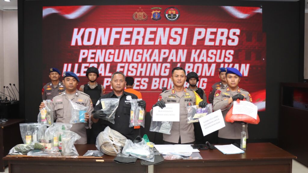 Gelar Konferensi Pers, Polres Bontang Rilis Pengungkapan Kasus Penangkapan Ikan Illegal dengan Bom Ikan di Perairan Bontang WhatsApp Image 2025 01 18 at 11.34.13