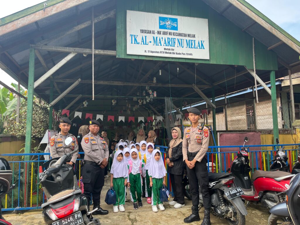 Sat Samapta Polres Kutai Barat Ajak Anak-Anak TK Al Ma’arif Mengenal Polisi dan Pentingnya Keamanan WhatsApp Image 2025 01 22 at 14.34.41 65245c4e