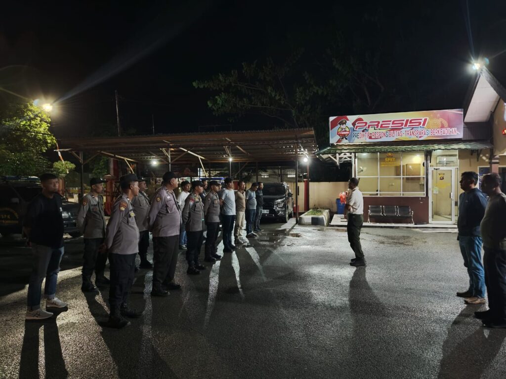 Tingkatkan Keamanan, Polsek Sungai Kunjang Gencarkan Patroli Akhir Pekan WhatsApp Image 2025 01 26 at 08.37.09